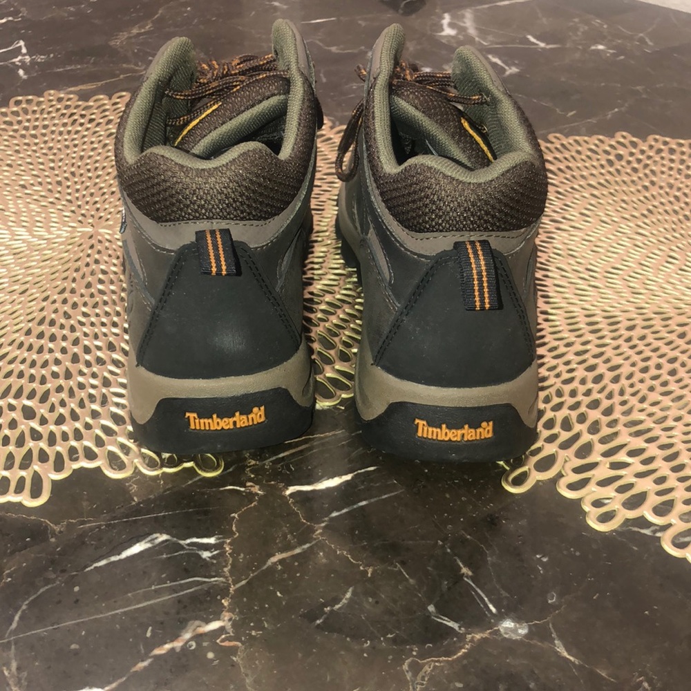 boots - Picture 2 of 3